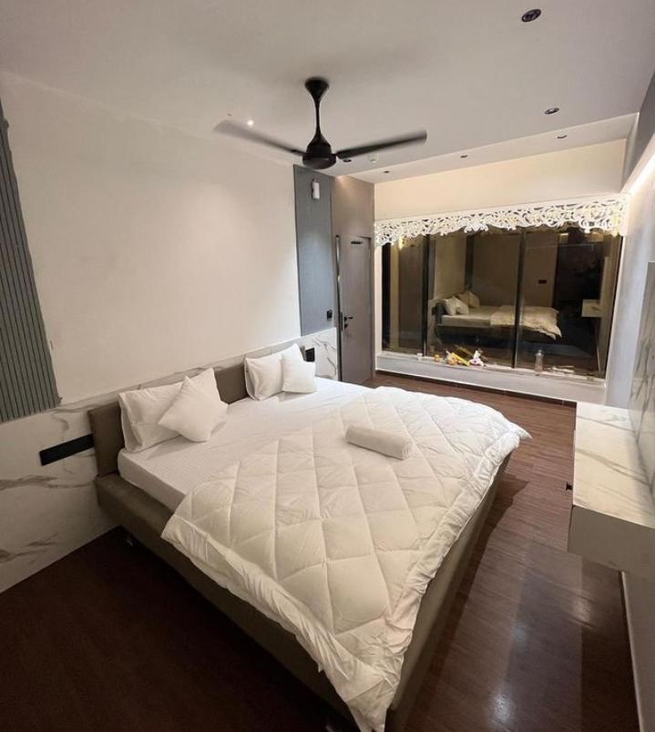 V Love Hotel Surat Exterior photo