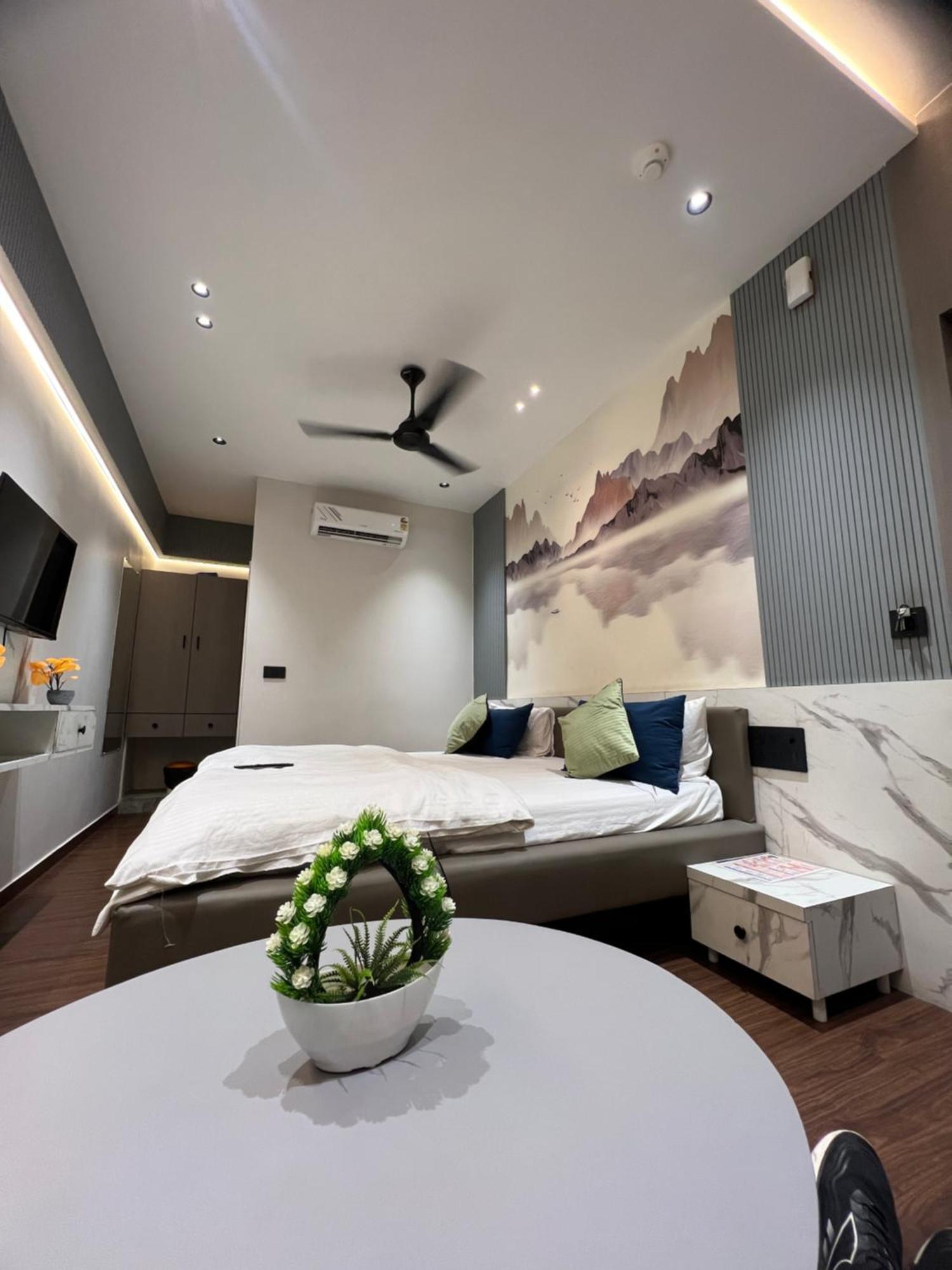 V Love Hotel Surat Exterior photo